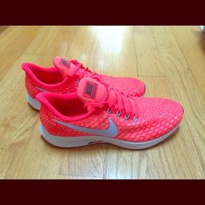 Brand new NIKE Shoes.